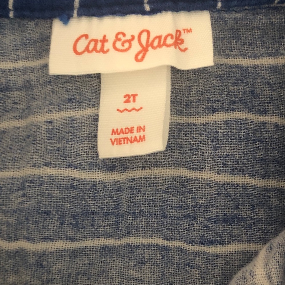 🍄 Cat & Jack 2T Button Up Sailboat Top with 3T Denim Shorts - Picture 4 of 7